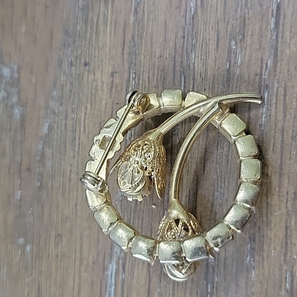 Elegant Gold tone Vintage Purple chrystal Floral Brooch - Picture 3 of 4